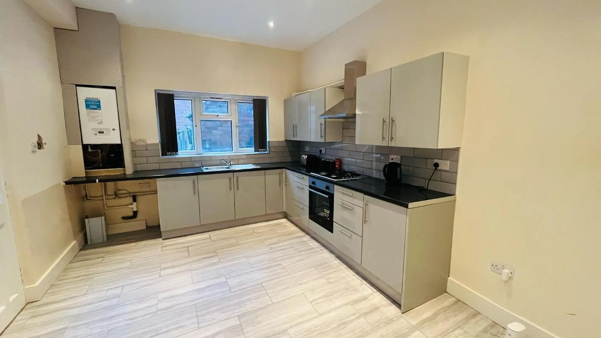 Double Room Near Railway Station & Football Ground 88 Nottingham Homestay
