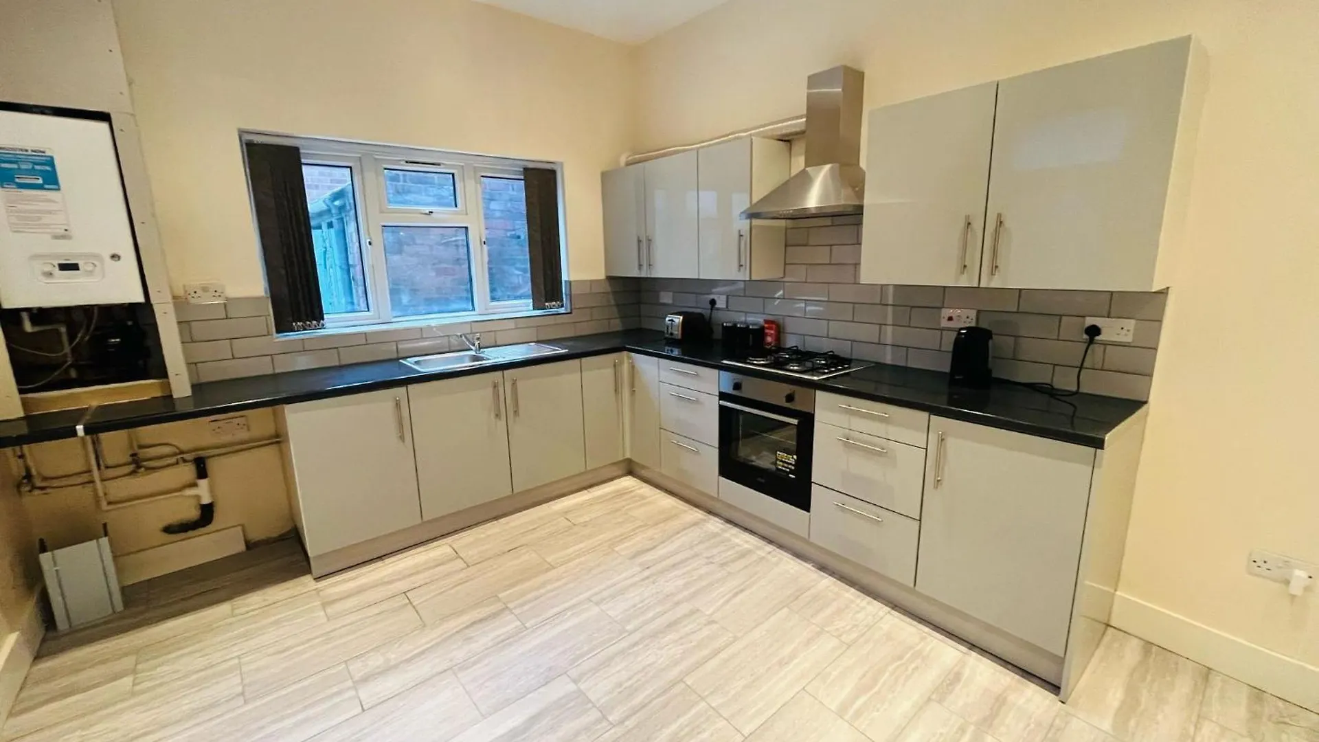 ホームステイ Double Room Near Railway Station & Football Ground 88 ノッティンガム イギリス
